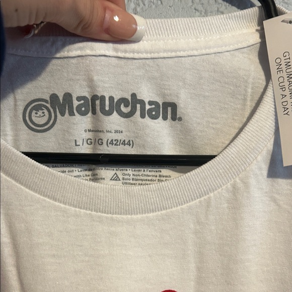 Maruchan Cat Graphic T-Shirt - Picture 2 of 4